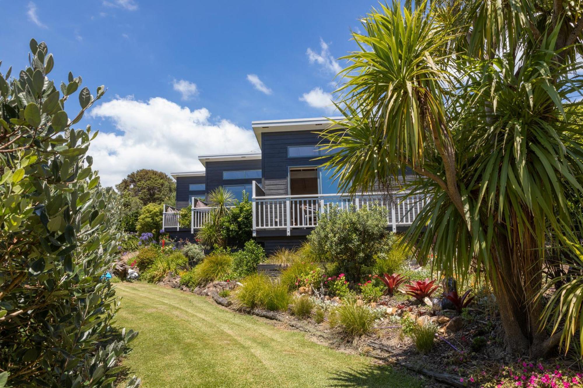 Church Bay Escape Oneroa Exterior photo